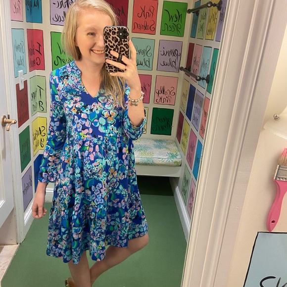 Meet your Posher, Britney - Picture 2 of 3